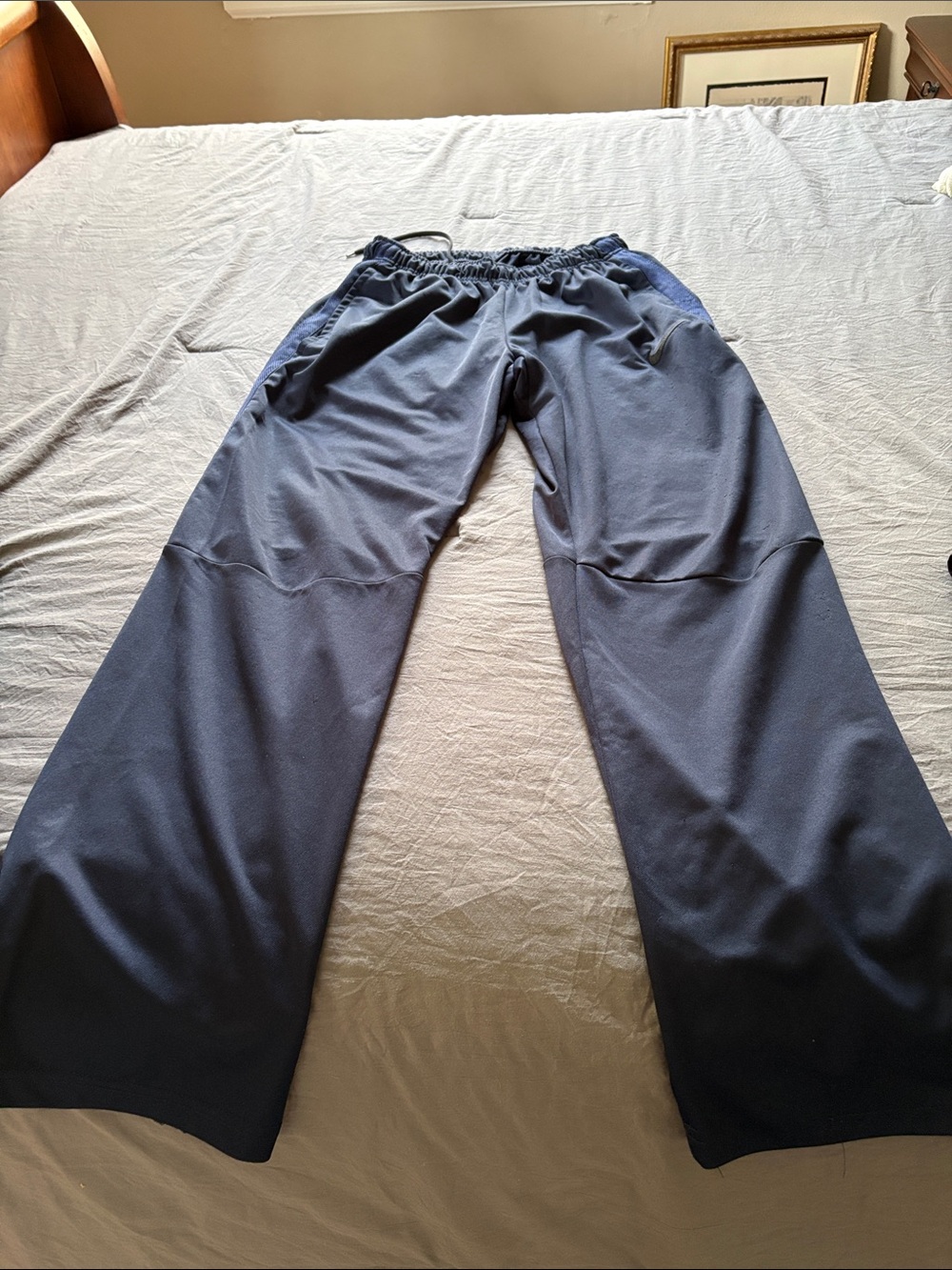 Nike Men's Wide-Leg Sweatpants in Navy Blue